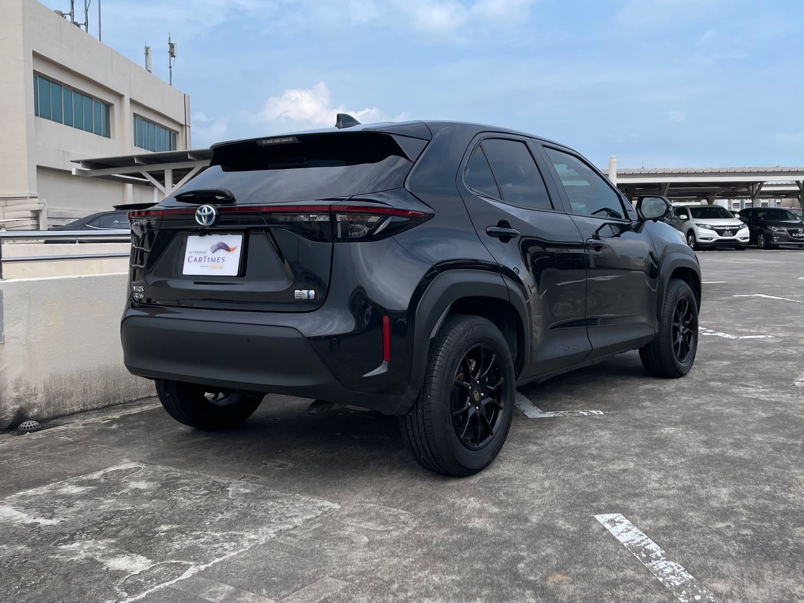 Toyota Yaris Cross Hybrid 1.5X photo 2